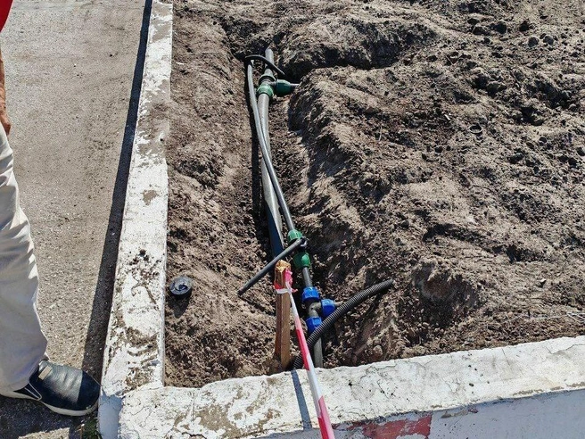 Для сохранения состояния газона специально была создана система автоматического полива | Источник: Евгений Григорьев / T.me