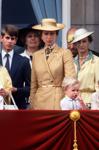 Принцесса Анна вышла в свет в наряде 40-летней давности