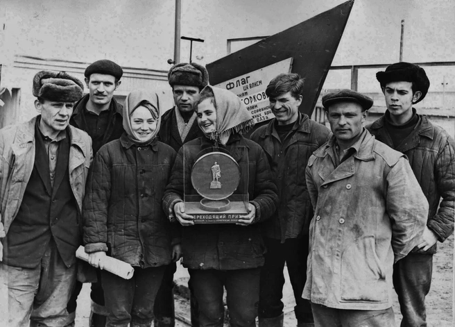 Строители ВАЗа и Автозаводского района | Источник: фотофонд Самарского областного госархива социально-политической истории