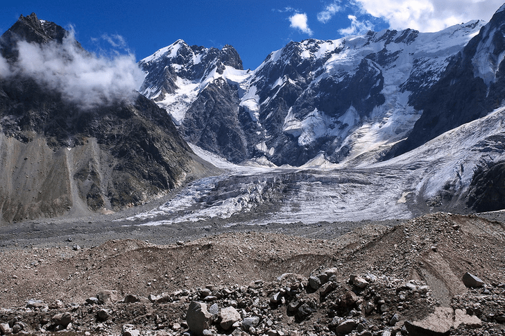 Суровое очарование Безенги: прогулка по одной из старейших альпбаз Кавказа