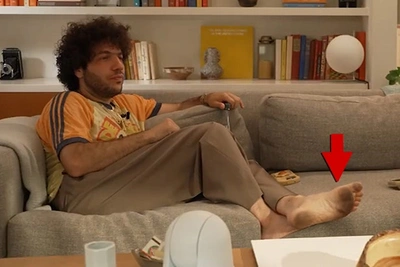 Грязные ноги Бенни Бланко на сайте для любителей ног