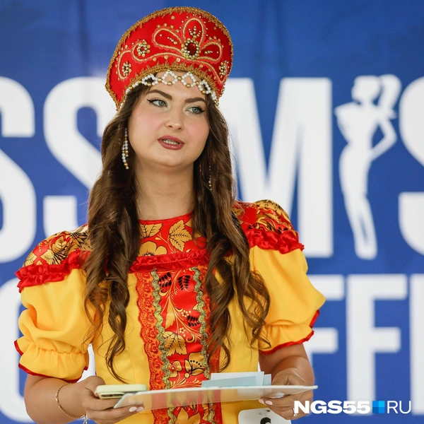 Русский народный костюм для русской красавицы | Источник: Евгений Софийчук / NGS55.RU