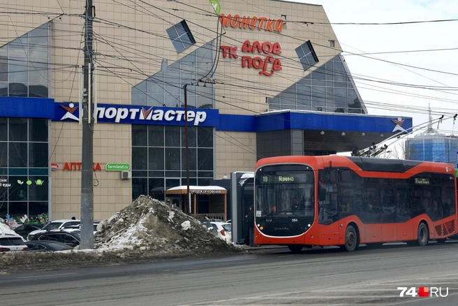 Они ждут своего часа на всём протяжении проспекта  | Источник: Михаил Шилкин 