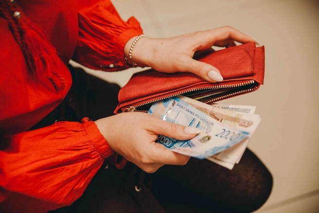 Люди пересылают сообщения и просят не поднимать купюры | Источник: Ирина Шарова
