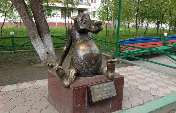 Фото №1 - Составлен список самых оригинальных российских памятников