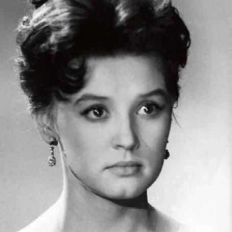 <p>Вера Алентова </p>