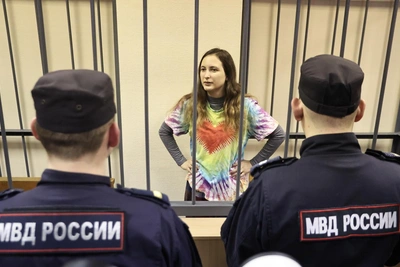 Суд оштрафовал художницу Скочиленко за комикс о репрессиях