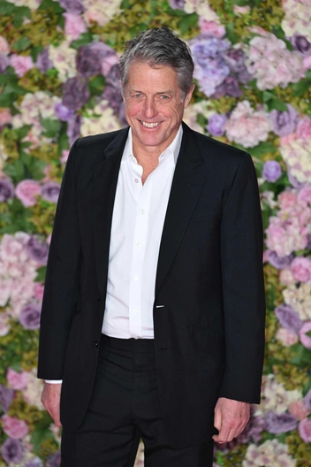 Всегда свеж: Хью Грант вышел на премьере «Бриджит Джонс» | marieclaire.ru