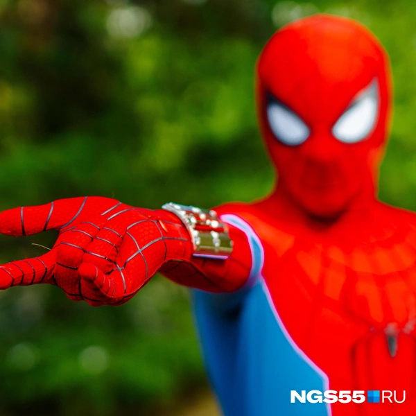 В костюме можно пускать «паутину» | Источник: Кирилл Башинский / NGS55.RU
