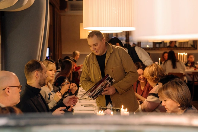 На вечере можно было пообщаться с любыми актерами  | Источник: предоставлено театром «Красный факел»