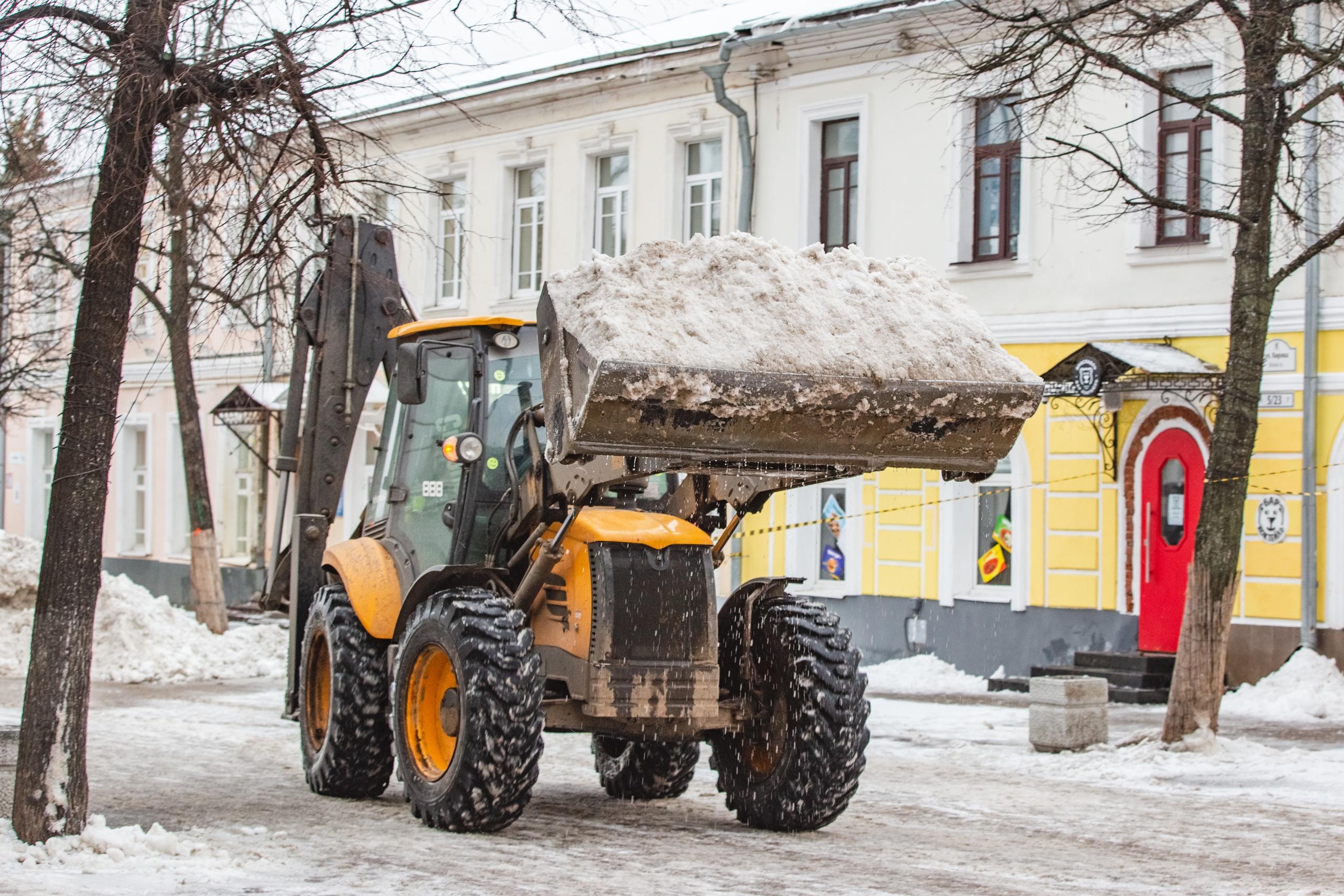 Кто и сколько заработает на уборке снега в Ярославле - 13 декабря 2023 -  76.ру