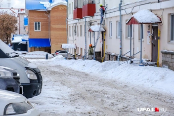 Двор не похож на чищеный  | Источник: UFA1.RU / Булат Салихов