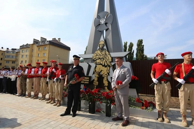 В Кирсанове открыли памятник участникам СВО