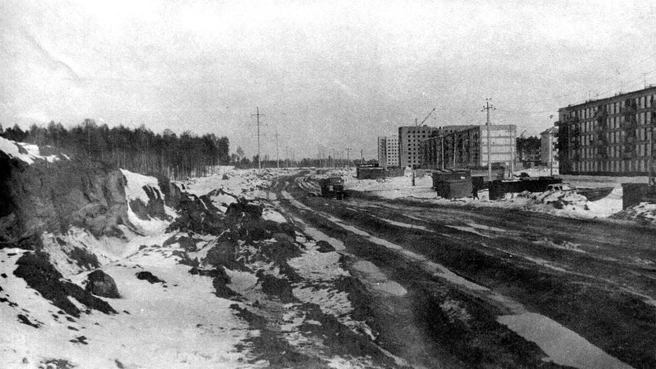 Улица Мира на стыке 3-го и 4-го микрорайонов, 1978 год | Источник: pastvu.com