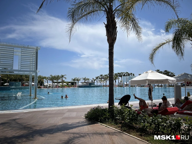 Пока туристы продолжают спокойно отдыхать на курортах Турции | Источник: Виктория Чулюкина / MSK1.RU