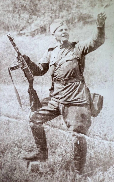 Дмитрий Петраков в 1943 году | Источник: предоставлено семьей Саксоновых