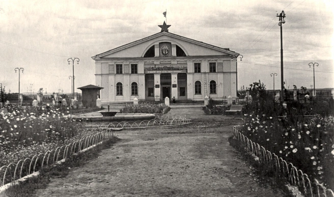 Жители уже больше 70 лет ходят на концерты в ДК имени Маяковского | Источник: маумкдкордж.рф