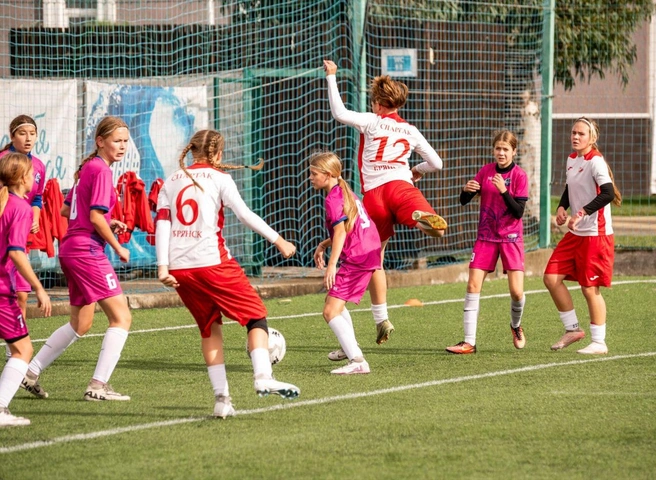 Для первого женского турнира организаторы открыли двери для команд всех городов | Источник: «ЮниСтат»