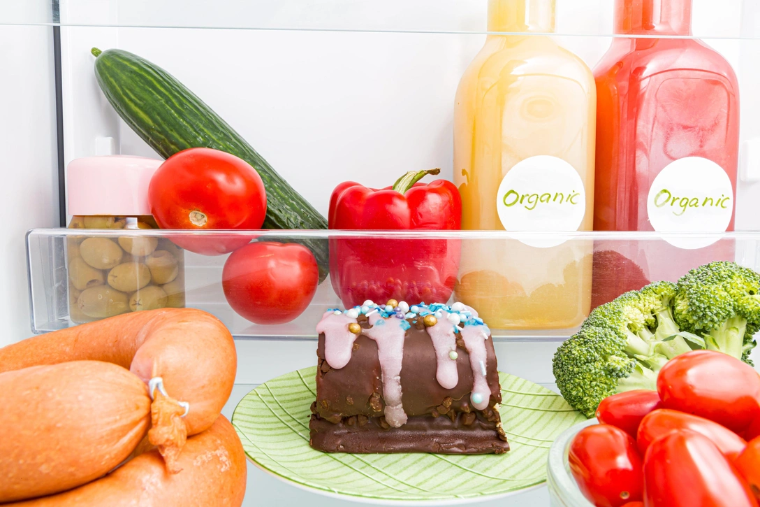 10 продуктов, которые категорически нельзя употреблять после истечения сроков годности | Источник: Legion Media