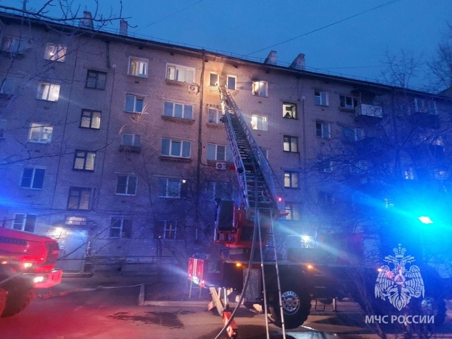 Пожар произошел в квартире на пятом этаже | Источник: «МЧС Забайкальского края» / T.me