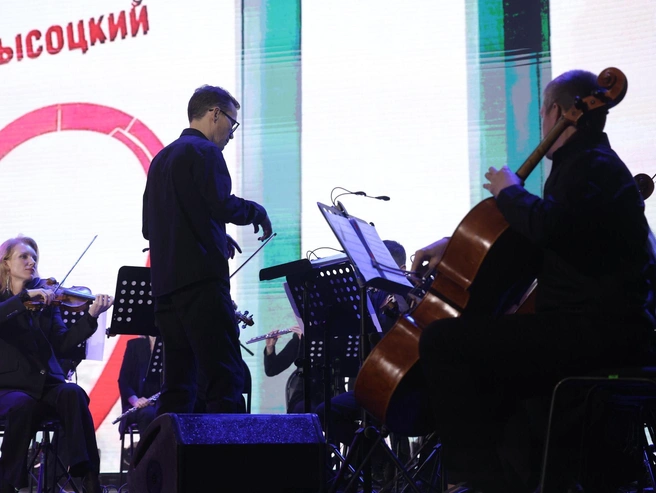 Оркестр весь вечер сопровождал нашу премию | Источник: Владислав Лоншаков / E1.RU