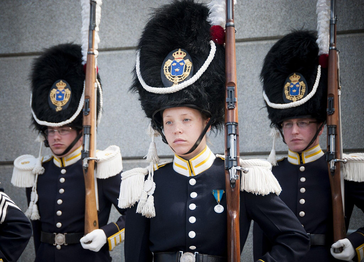 Наследие Наполеона: как император Франции повлиял на парадную форму шведских гвардейцев