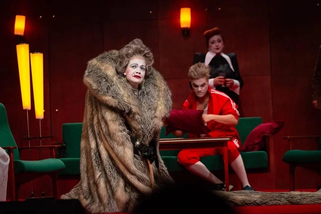 Сцена из спектакля «Тартюф» | Источник: teatr_zashitnika_otechestva / T.me