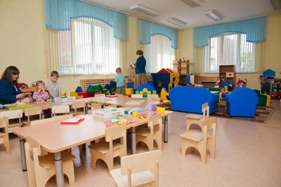 Putin's Plan for Late-Closing Kindergartens Faces Pushback