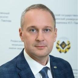 <p>Алексей Дементьев</p>
