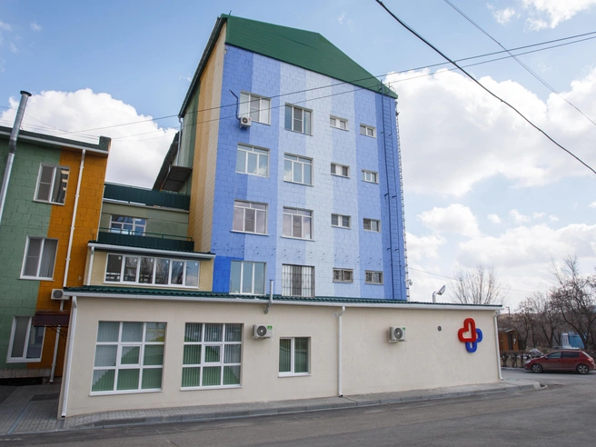 Пострадавших в авариях девочку и мальчика бригады скорой помощи доставили в больницы | Источник: Алексей Волхонский / V1.RU