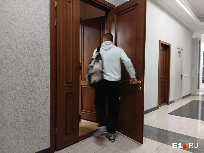 Даниилу тоже грозит срок за истязания Далера  | Источник: Роман Марьяненко / E1.RU 