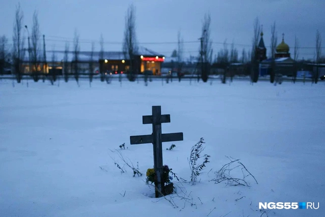 Забытые кладбища разбросаны по всему городу  | Источник: Евгений Софийчук / NGS55.RU 