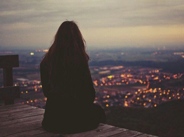 Полиция Астаны закрывает доступ к крышам домов после волны суицидов среди детей в Казахстане