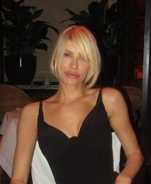 Лена Перминова | www.starhit.ru