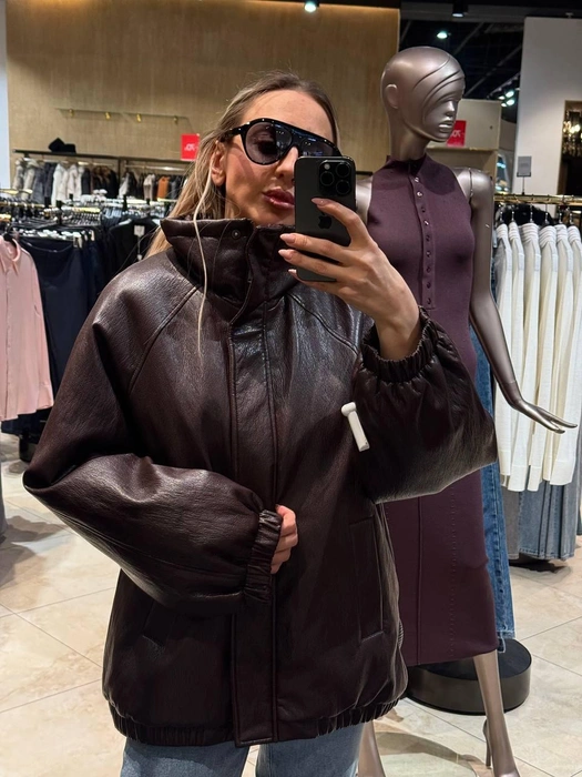 Если кожаная куртка, то с воротником | Источник: Дарья Рожкова