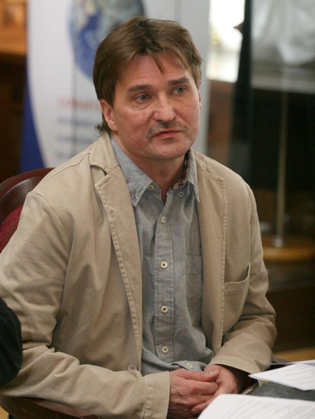 Юрий Бутусов | www.starhit.ru