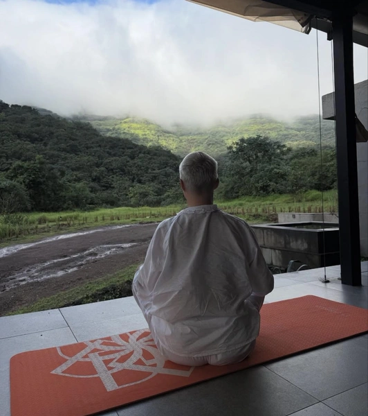 Катя около недели дышит сакральным воздухом Индии