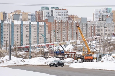 На Средней дамбе монтируют второй пролёт