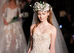 Свадебное платье мечты: 10 трендов с Bridal Fashion Week SS19 в Нью-Йорке