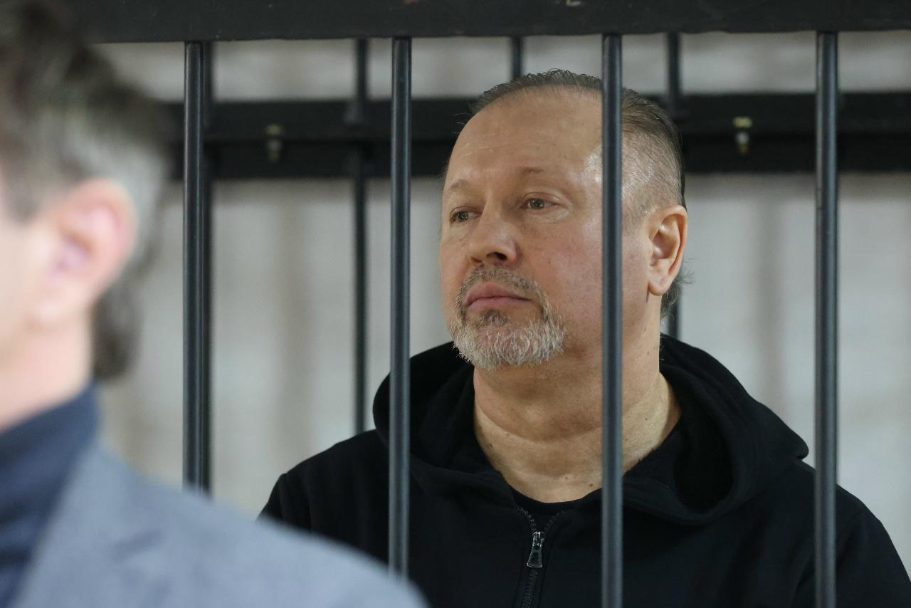 В Волгограде у осужденного на 14 лет за мошенничество с ОСАГО экс-депутата пытаются отобрать 228 ми…