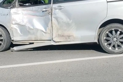 В Южно-Сахалинске ищут свидетелей ДТП с самосвалом и Toyota