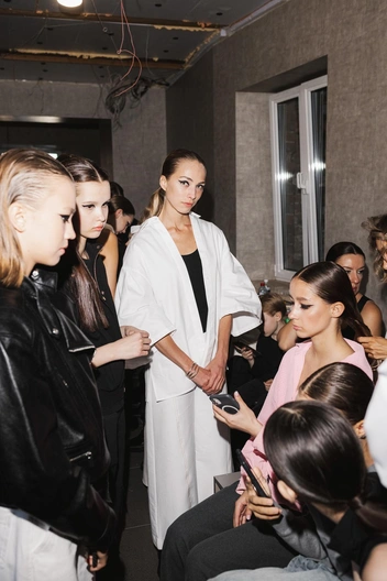 Модели представят продуманные образы | Источник: SISTERSMODELS