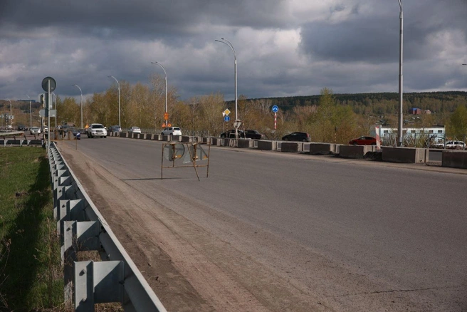 Водителей, которые будут нарушать и ездить по полосе для общественного транспорта, будут находить по фотографиям | Источник: Максим Серков / NGS42.RU