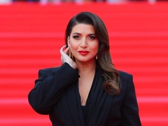 Певица Жасмин во время выступления сообщила о рождении внука