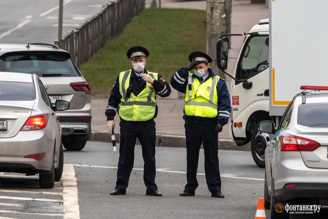 Те, кто не позаботился о замене документов, рискуют нарваться на штраф | Источник: Михаил Огнев / FONTANKA.RU