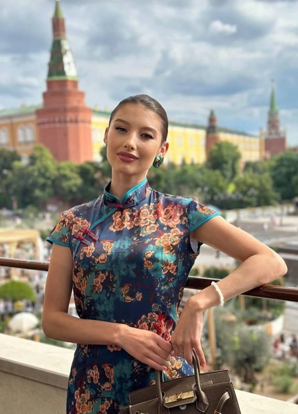 Юлия Ван | www.starhit.ru