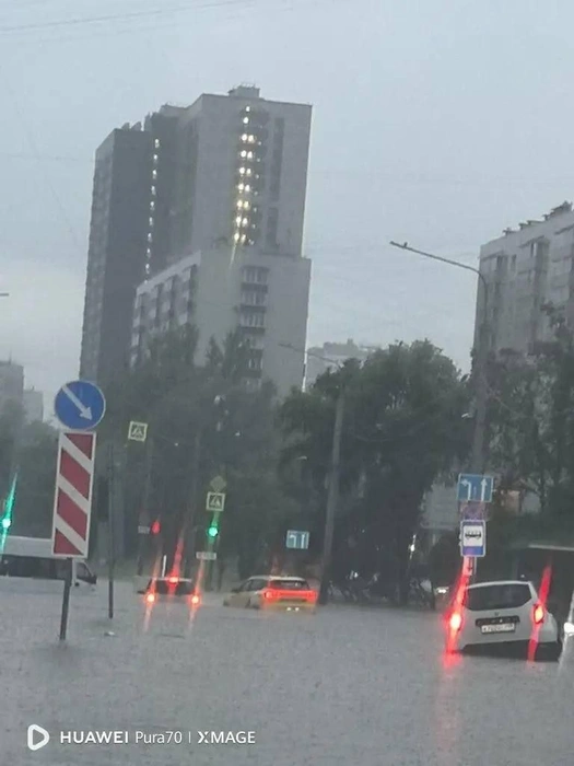В Гольяново из авто пришлось эвакуировать людей | Источник: Гольяново Измайлово Ивановское / T.me