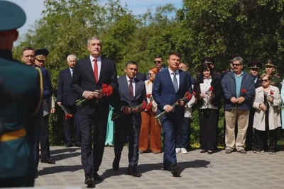Василий Орлов почтил память основателей Благовещенска