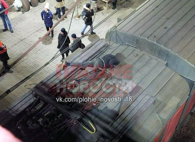 В Подмосковье подросток-зацепер погиб на крыше электрички | ya62.ru