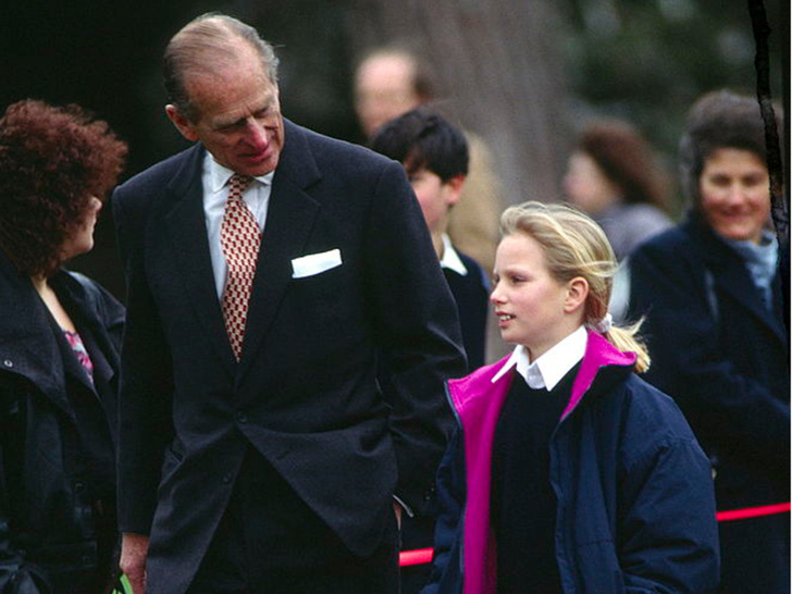 Любимый дедушка: 25 самых трогательных фото принца Филиппа с внуками